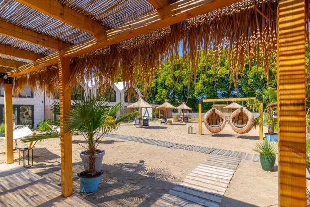 Lulu Holiday Resort Domki Z Podgrzewanym Basenem Mielno  Eksteriør bilde